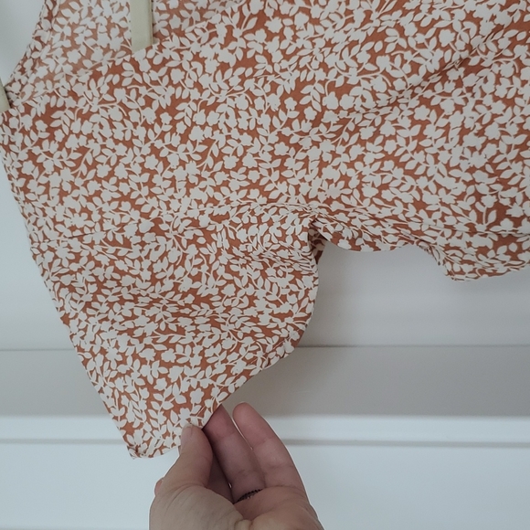 Petal and Pup Floral Dress Size 6 but fits like a Size 4 - Picture 9 of 14